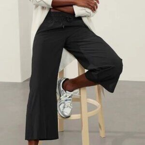 NWT Athleta, Avenue Wide Leg Crop Pant, Black, Size 8